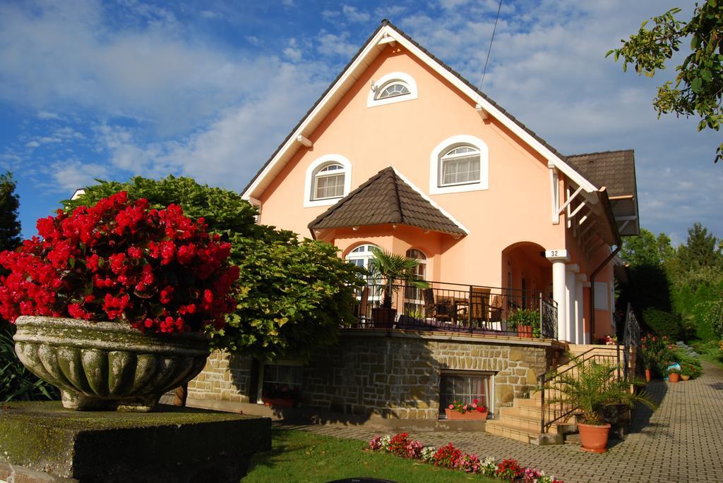 Hotel Barackvirág Panzió Tihany Exterior foto
