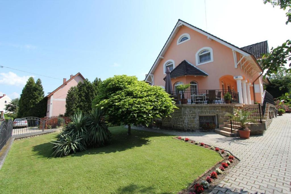 Hotel Barackvirág Panzió Tihany Exterior foto